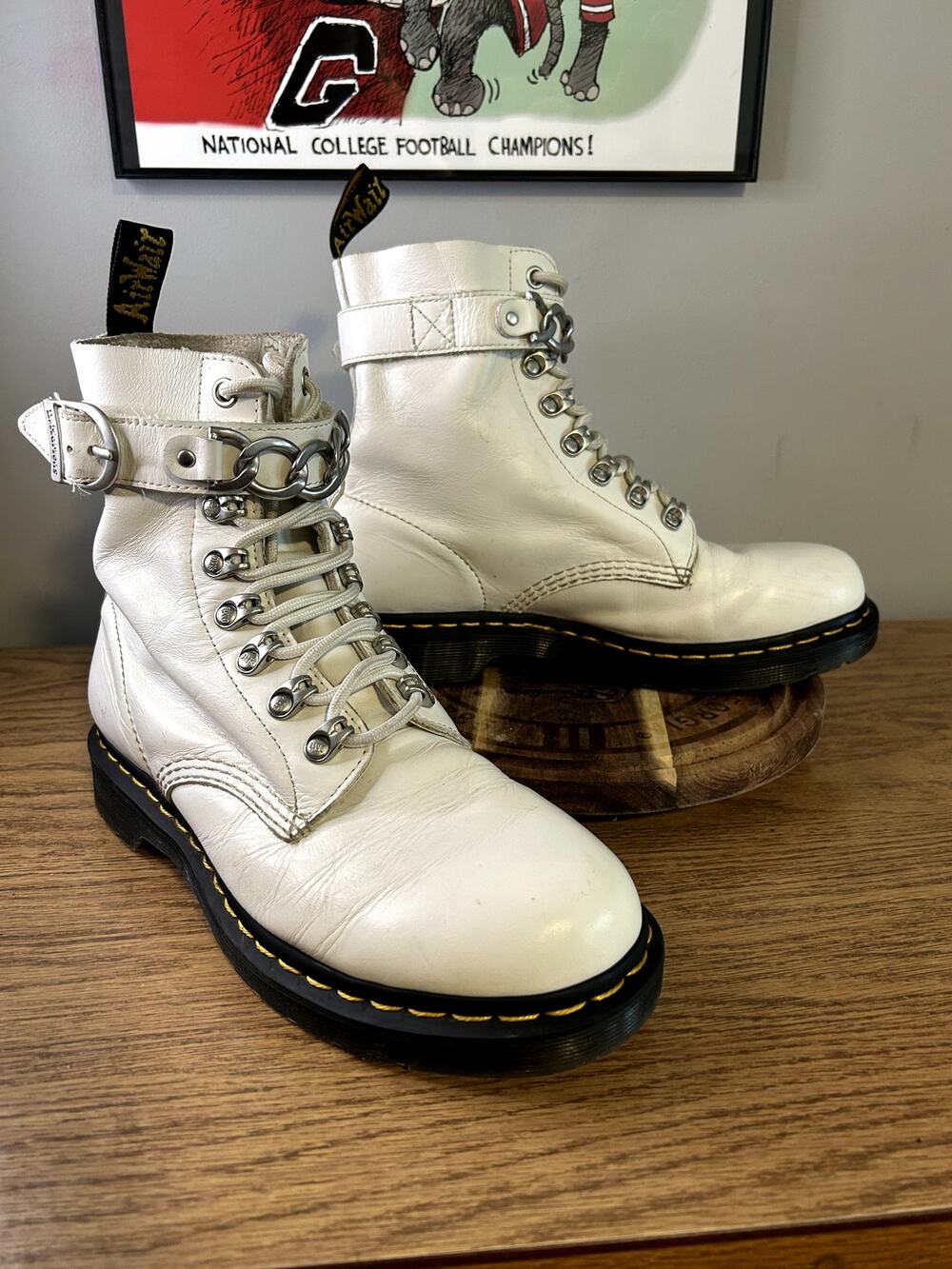 Dr Martens White Pascal Chain size 9/EU 41